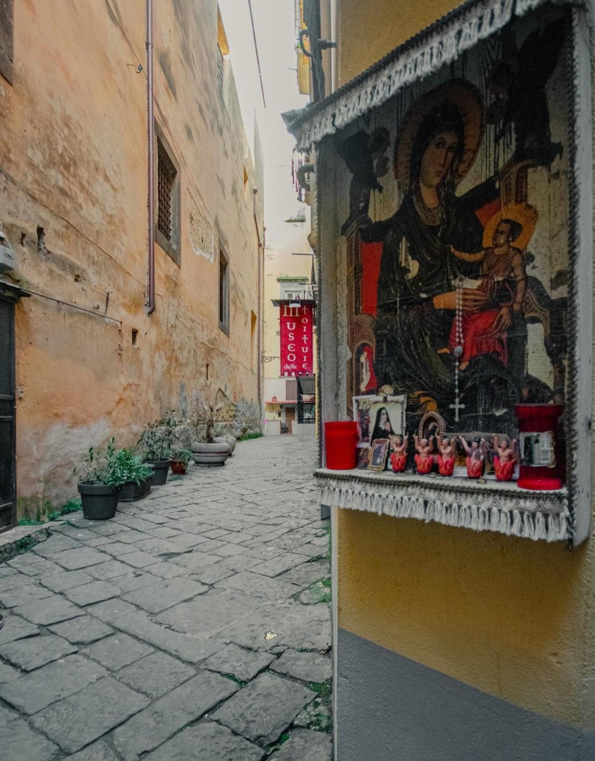 Dimora Luciella History And Culture Naples